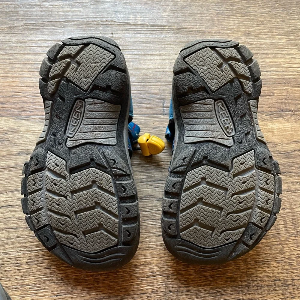 Keen Blue Sandals Versatile Outdoor Comfort - Picture 2 of 4